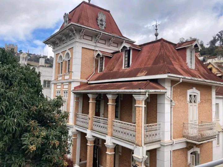 アンタナナリボ Le Manoir Bed & Breakfast エクステリア 写真